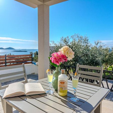 Holiday Home Lucy Pakostane Bagian luar foto