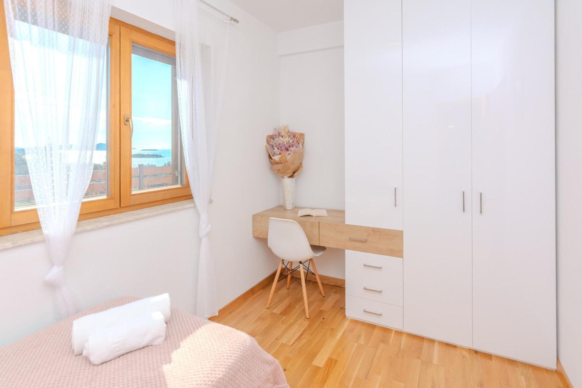 Holiday Home Lucy Pakostane Bagian luar foto