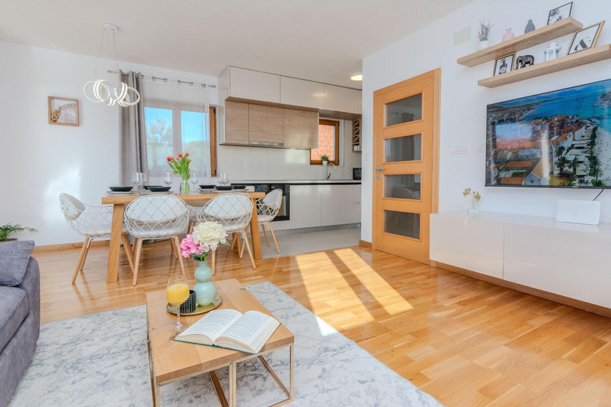 Holiday Home Lucy Pakostane Bagian luar foto