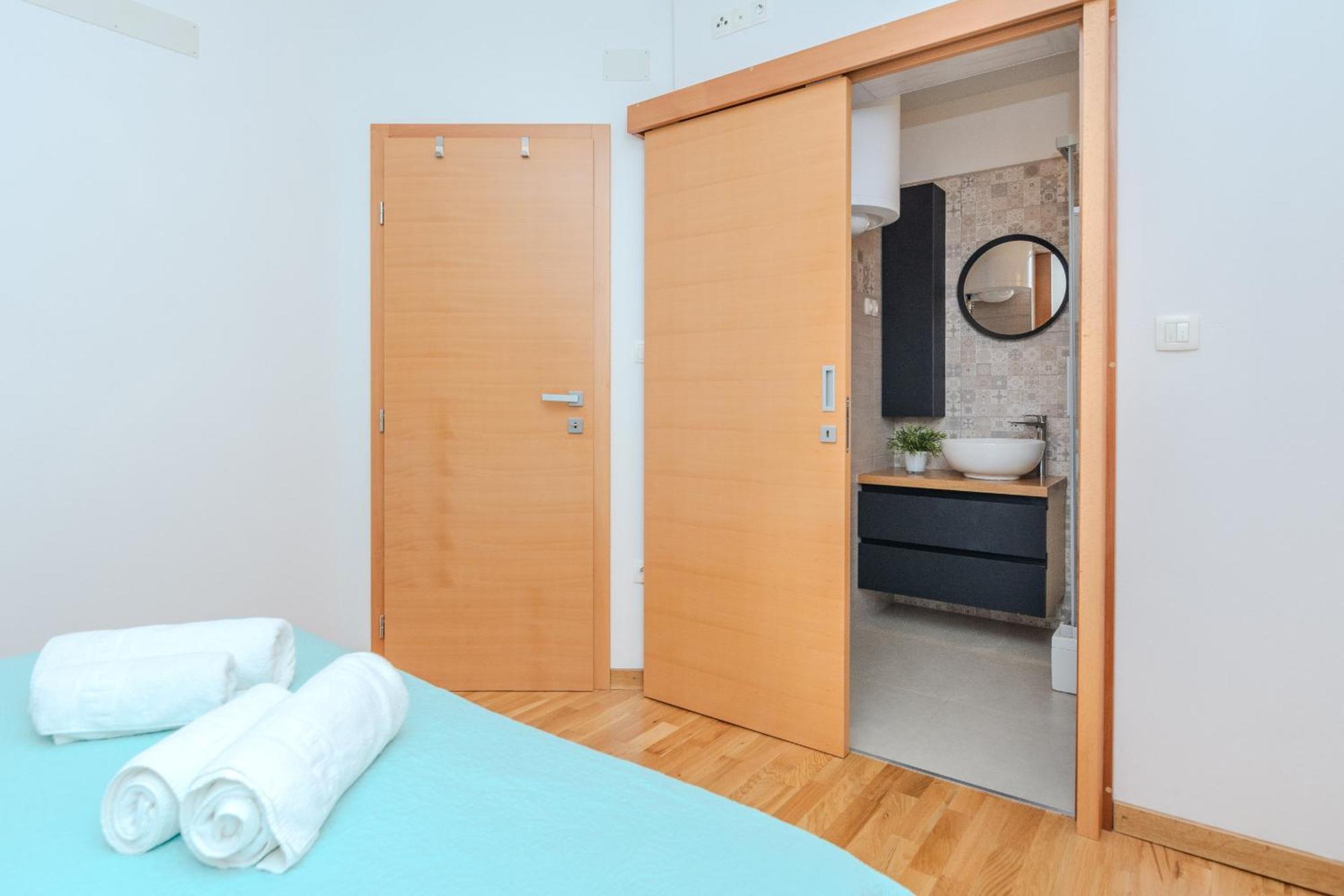 Holiday Home Lucy Pakostane Bagian luar foto