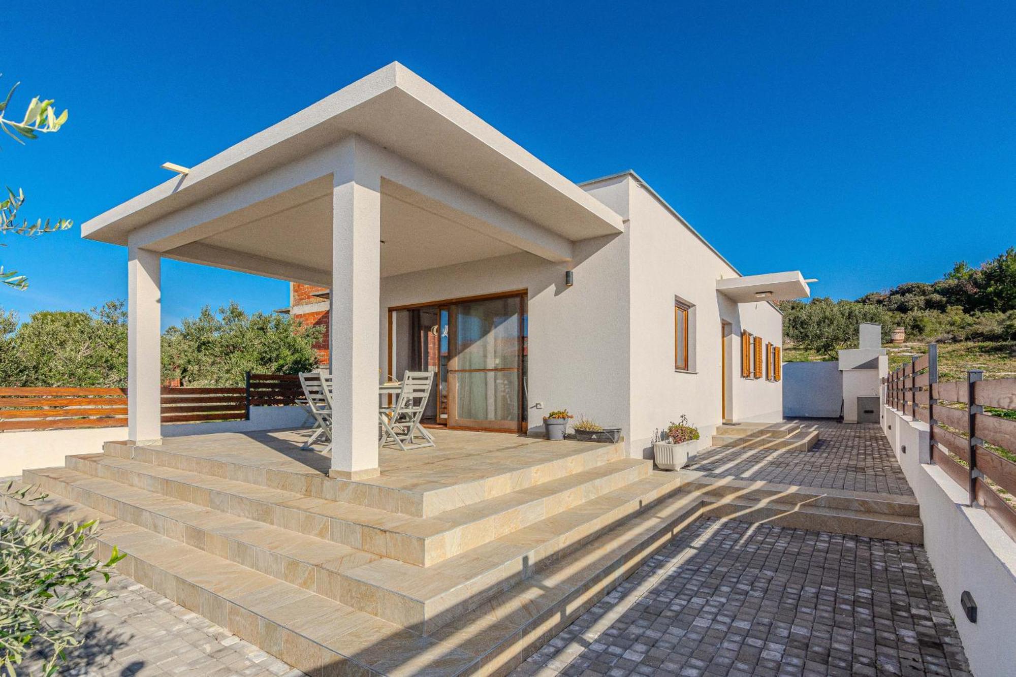 Holiday Home Lucy Pakostane Bagian luar foto