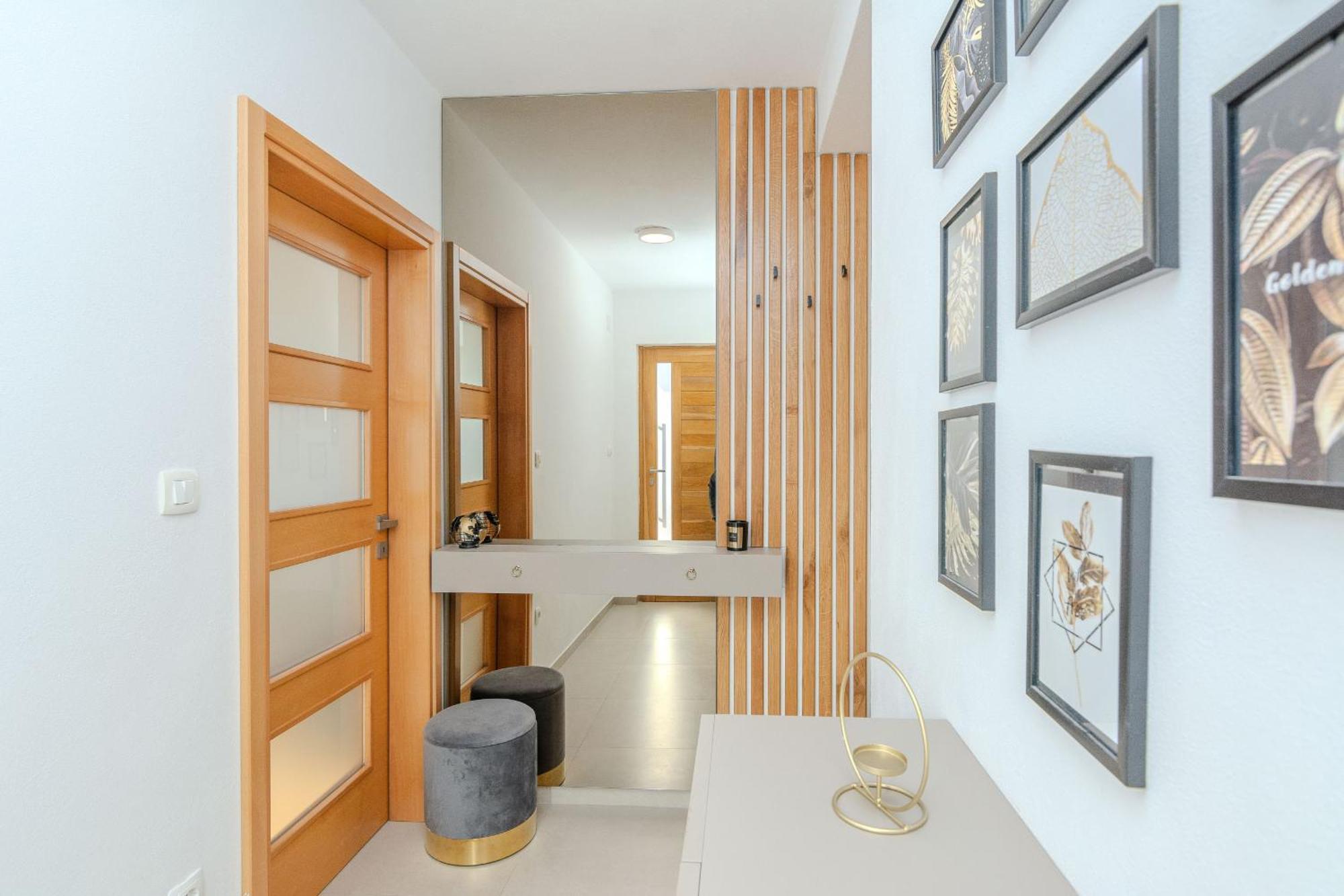 Holiday Home Lucy Pakostane Bagian luar foto